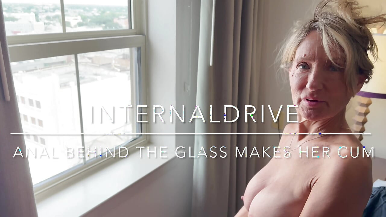 Anal Behind the Glass makes her Cum.