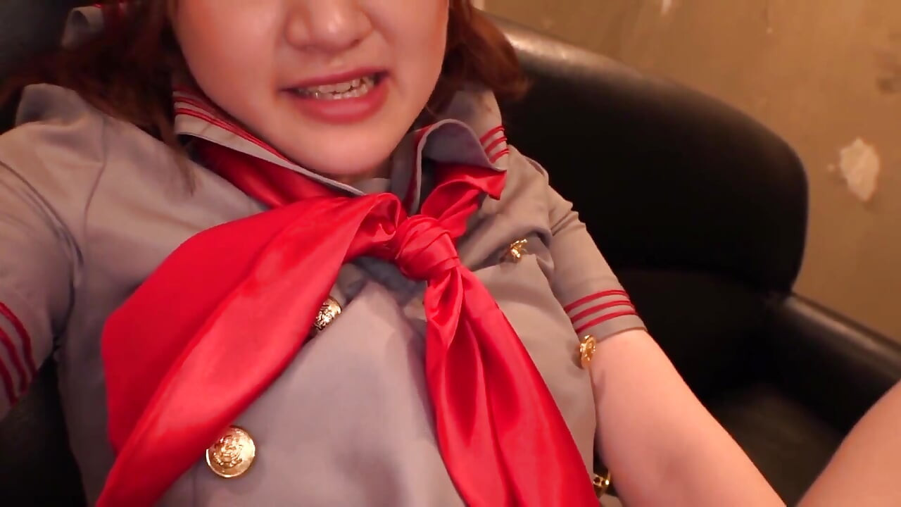 First Secret Facial Ejaculation with an Underground Idol Recruited on the Street Without Telling the Office