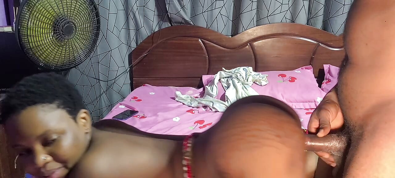 我的乾爹每天早晚都享受我的水穴