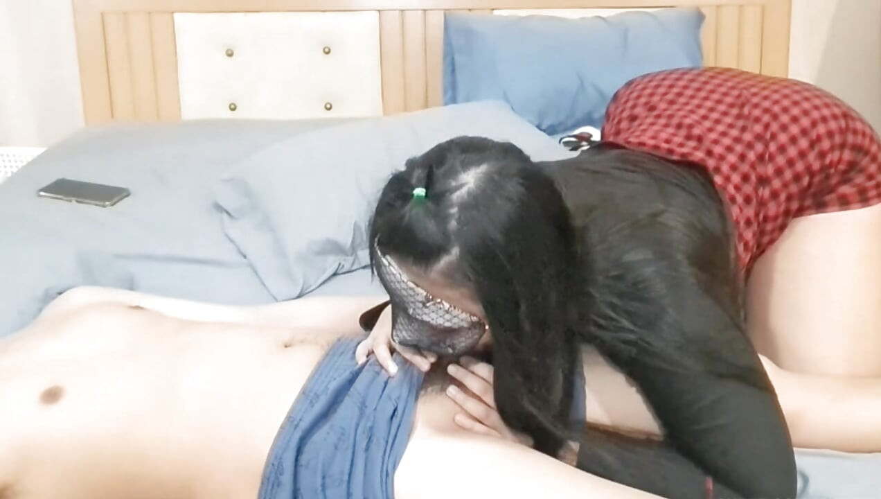 Gyönyörű thai tini szopás a barátjával