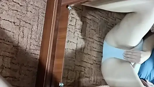 OniSoi - I caught my stepsister Chinese red-handed masturbating while looking at her own pussy