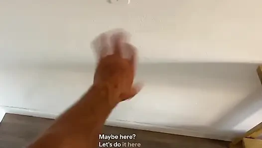 Она согласилась продать свои трусики незнакомцу, а затем занялась сексом с ними в его доме