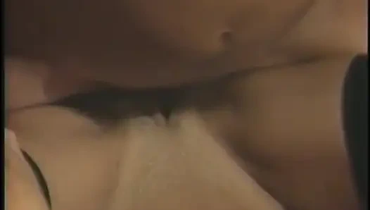 Сексуальная блондинка в нижнем белье трет свой клитор, пока долбят ее киску