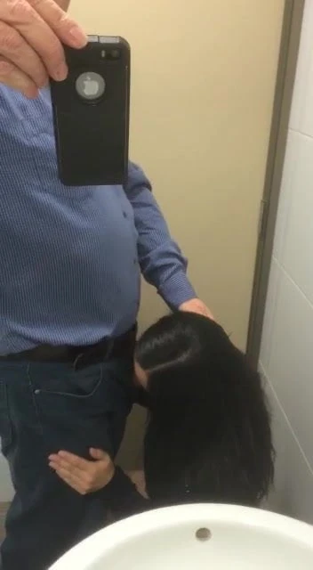 Nurse giving BJ & getting fucked by old dude pt1