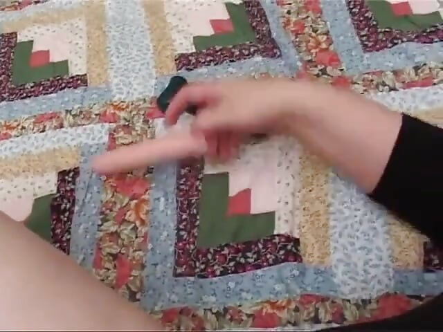 Busty Italian housewives loves to masturbate her big pussy...