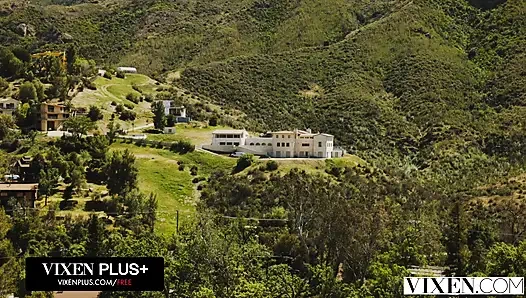 VIXEN, makellose rothaarige nicole vaunt hat den intensivsten orgasmus in leidenschaftlichem sex mit fan