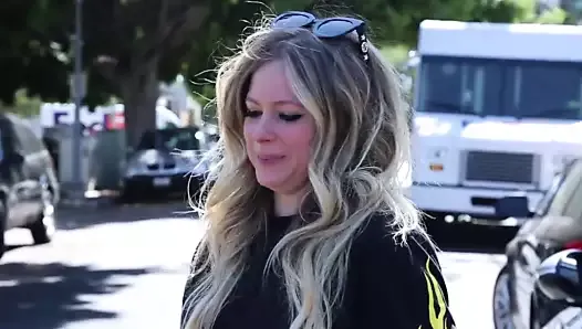 Avril Lavigne na deskorolce