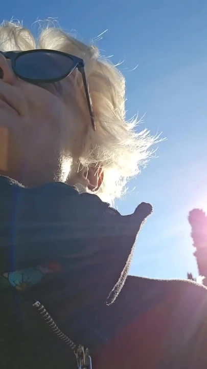 Spectacular moment from "milf looking for a cock in the countryside. I find her in a barn sucks her fucks me and empties"