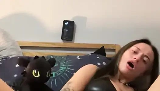 Thick 19 y.o slut moans loud when dildo so deep