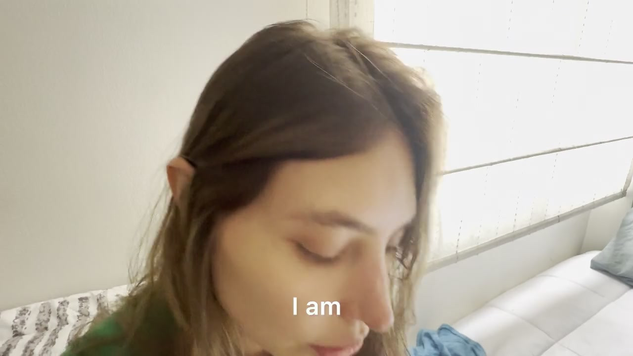 两个女大学生在房间里狠操