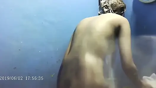 Филиппинка украдкой на видео от бойфренда ее сводной сестры
