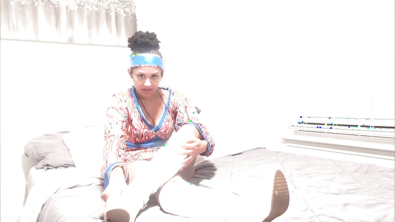 Calisa Bliss' Groovy '60s Feet Tease 4K POV Perfection Awaits!