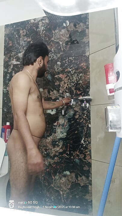 Shankar ke sath mein ek dusre ki gand maarte hue