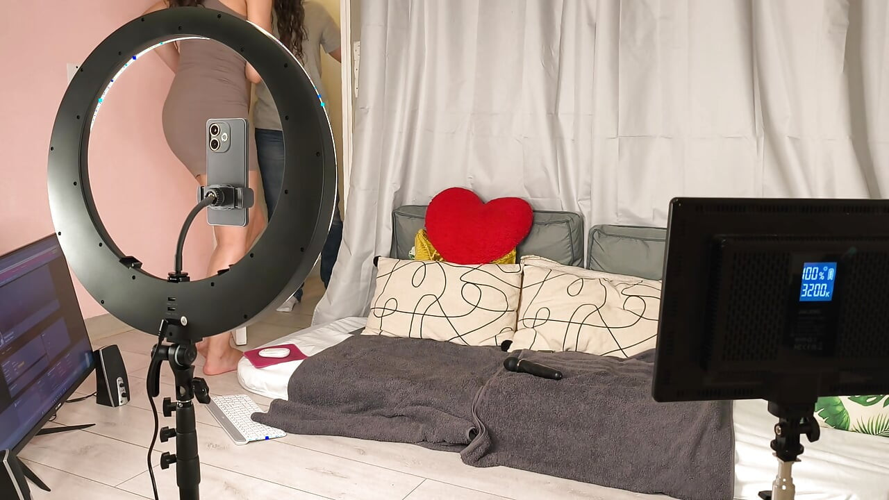 French Camgirl Screams Too Loud Live - Neighbor Joins, Creampie & Squirting
