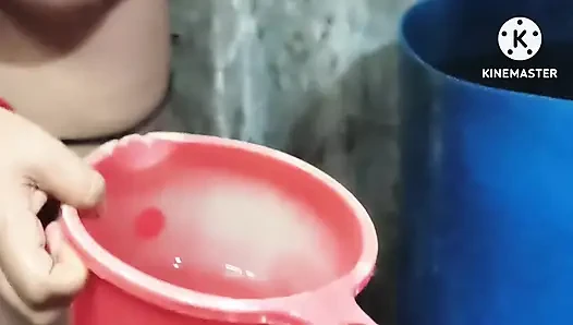 Yenge ayakta iyi pozisyonda işiyor ve viral video