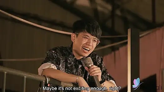 Yaner meniduri seorang pria perawan di hari ulang tahunnya dengan orang-orang menonton