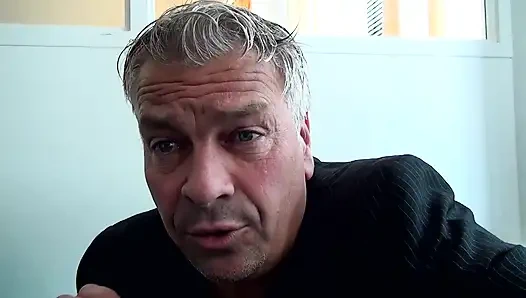 Cewek super semok ini didobel penetasi hot di dapur