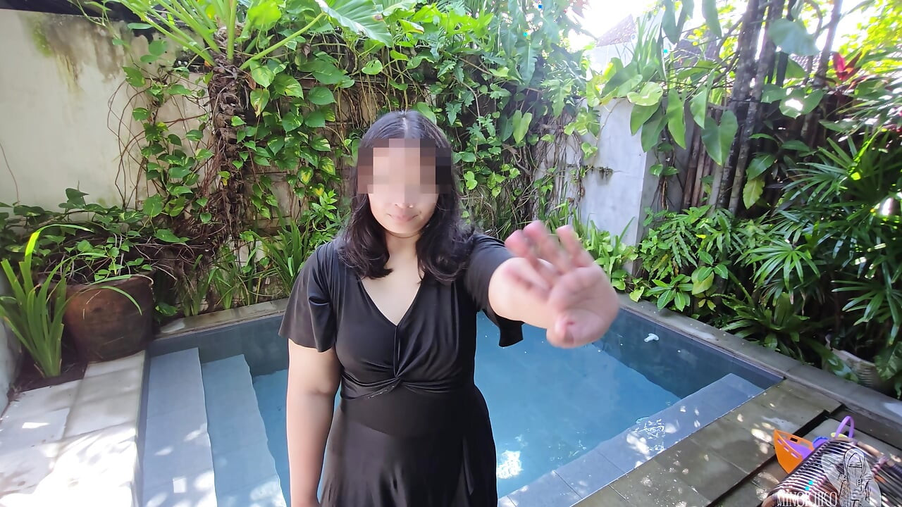 Nieoczekiwane letnie wakacje z moją macochą na Bali - Minokiiko