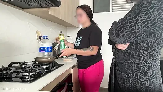 Dapur dengan payudara latin bagian 1
