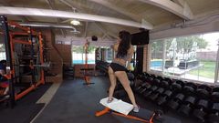 Naughty America VR - Sofi Ryan, großer Hintern fickt im Fitnessstudio!