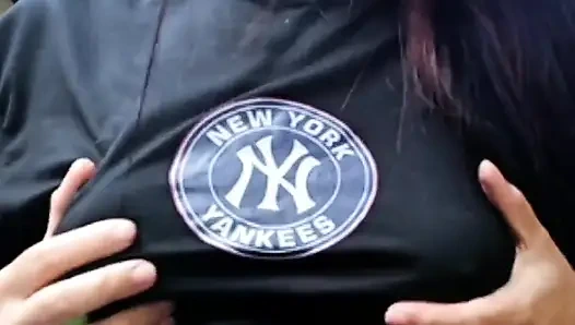 Sexy Girl Streams and Touches Herself for Fans