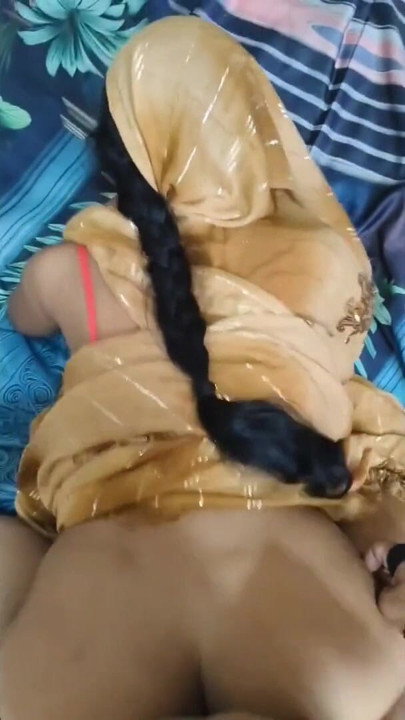 Padosh ki Bhabi Raat me bulayi chudne ko Mast lund chusa aur doodh pilaya | Clip 1