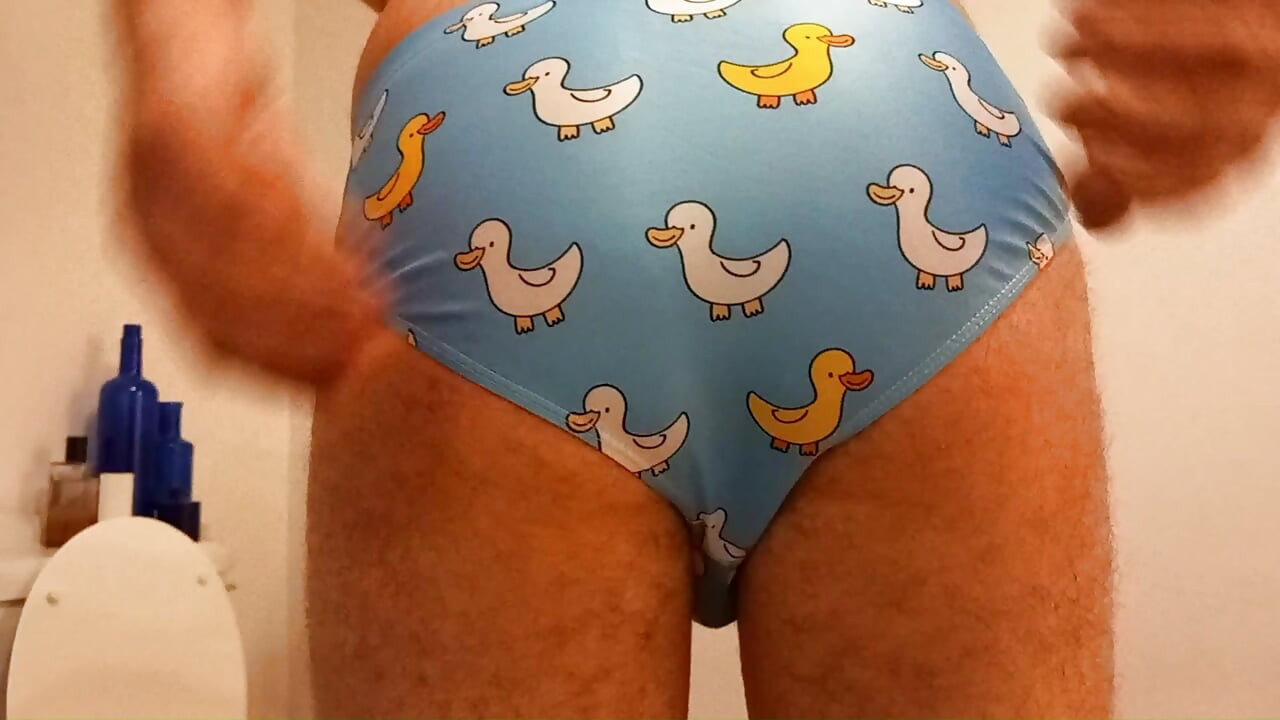 Speedo cum. Rubbing, vibrating, masturbating small penis bulge in speedo, swim trunks, brief. Please humiliate in the comments.