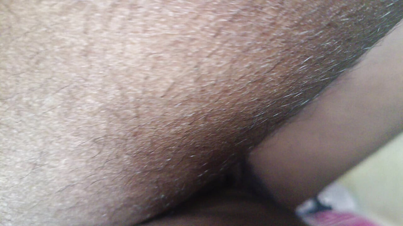 19歳の学生が寮の部屋でセックス