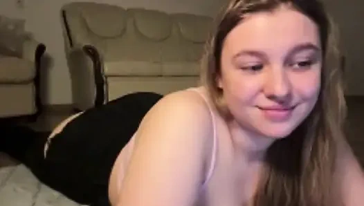 Jucielussie masturbating wet pussy in tight jeans