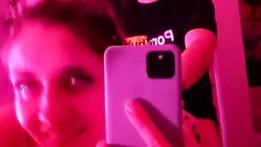 Ich ficke meine milf-freundin vor dem spiegel