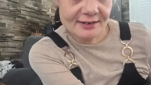 My mother-in-law wanted a big cock in her pussy and was thirsty for sperm.