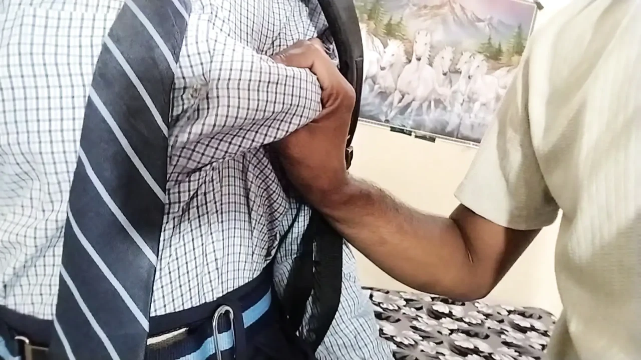 Indian desi hot school girl sex video, Desi school girl viral video