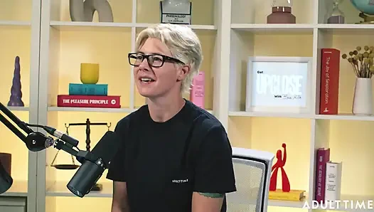 Khloe kingsley muncrat di depan kamera & bendera merah | Podcast Khusus Orang Dewasa