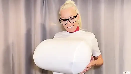 Mengukur toket besarku!