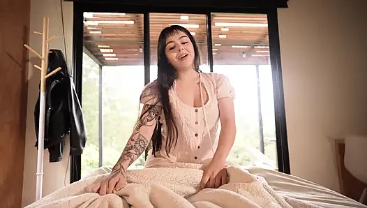My Girlfriend Fucks Me When I Wake Up