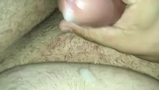 Boşalıyor ve azgın döl boşalıyor