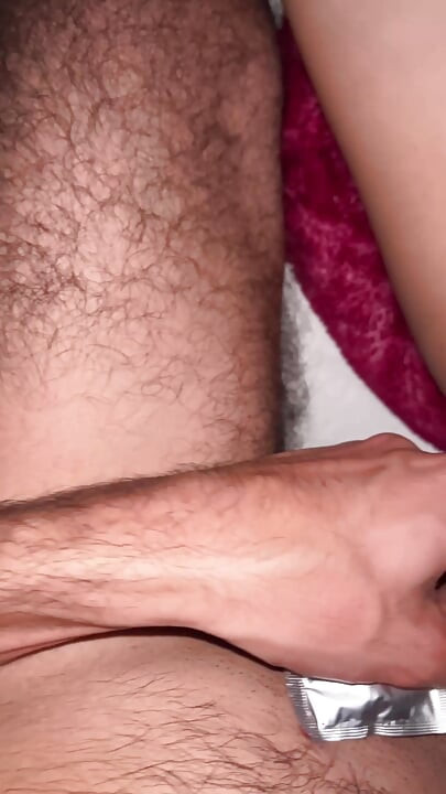 Une demi-sœur desi excitée partage son histoire de sexe coquine d’hier soir avec son copain