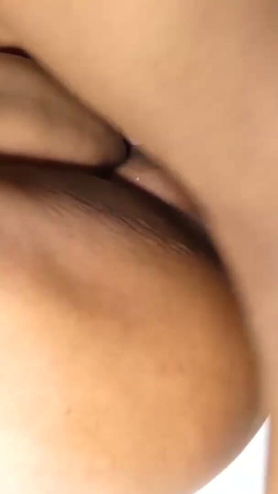 내가 자지를 넣기 전에 그녀가 싸는 게 너무 좋아 | 클립 2