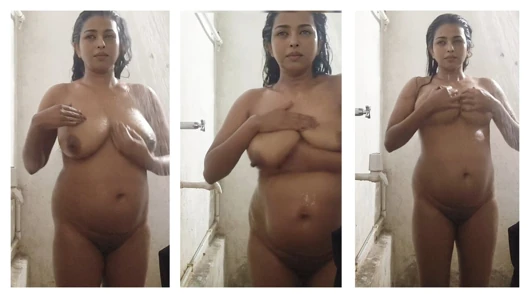 S-250. Bhabhi badet im badezimmer