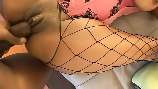 Кармен Хейс демонстрирует свои большие груди