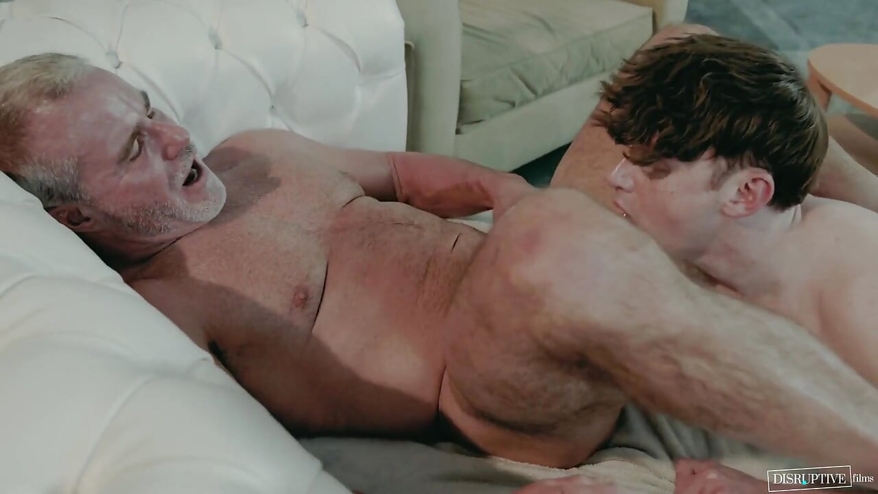 Filmy destrukcyjne - Dale Savage nie bierze sass od niewdzięcznych pasierba Erica Charming
