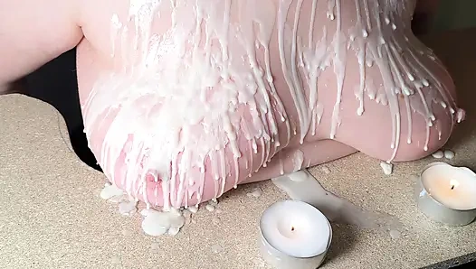 Ateşli mum ağdalı göğüsler ve sonra dövüyor