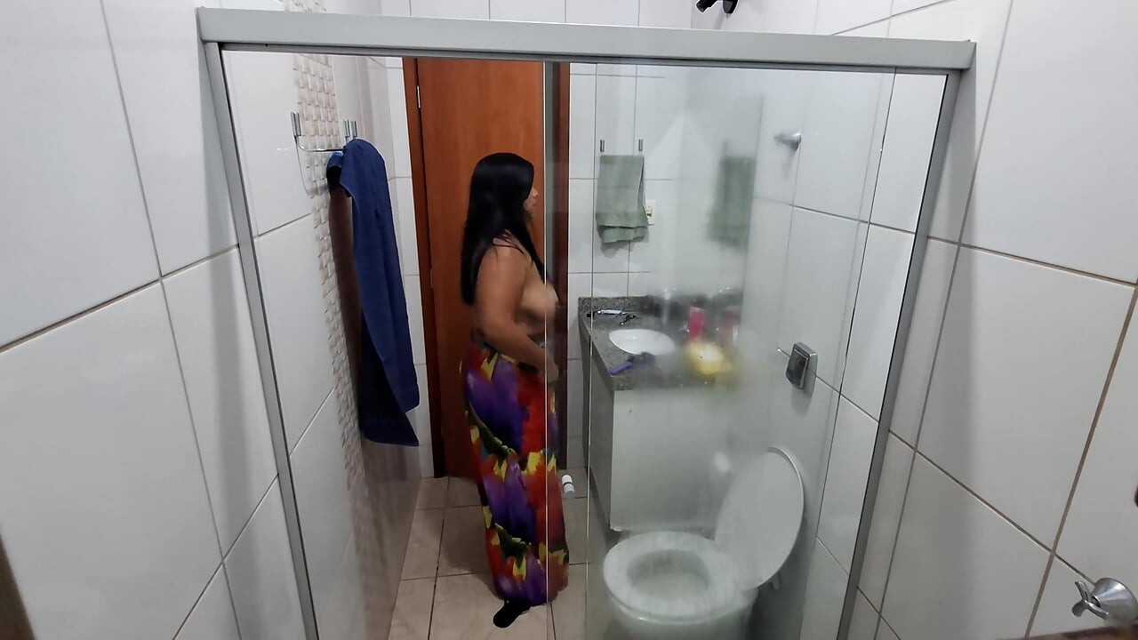 Kamera na Sexy nevlastní sestřeni ve sprše - Nemůžu se dočkat, až ji ošukám