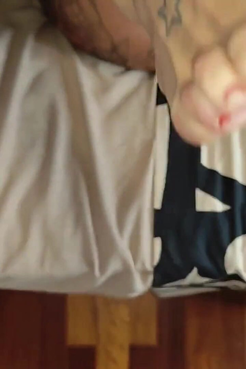 내 노예에게 명령을 내리고 그를 내 창녀로 만들어줘!