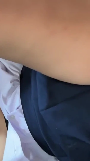 "Sikiş 18+ tombul okul üniforması, sıkı amcık ve büyük göğüsler yüksek zevkle" den ikonik an