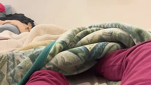 Desi bhabhi India bermain dengan kontol