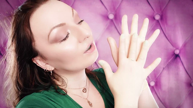 ASMR: gloves fetish. Double latex gloves. Arya Grander. (SFW)