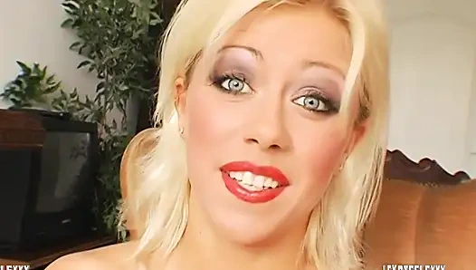 Lucy anne çek coes büyük zenci seviyor video oynatıcı