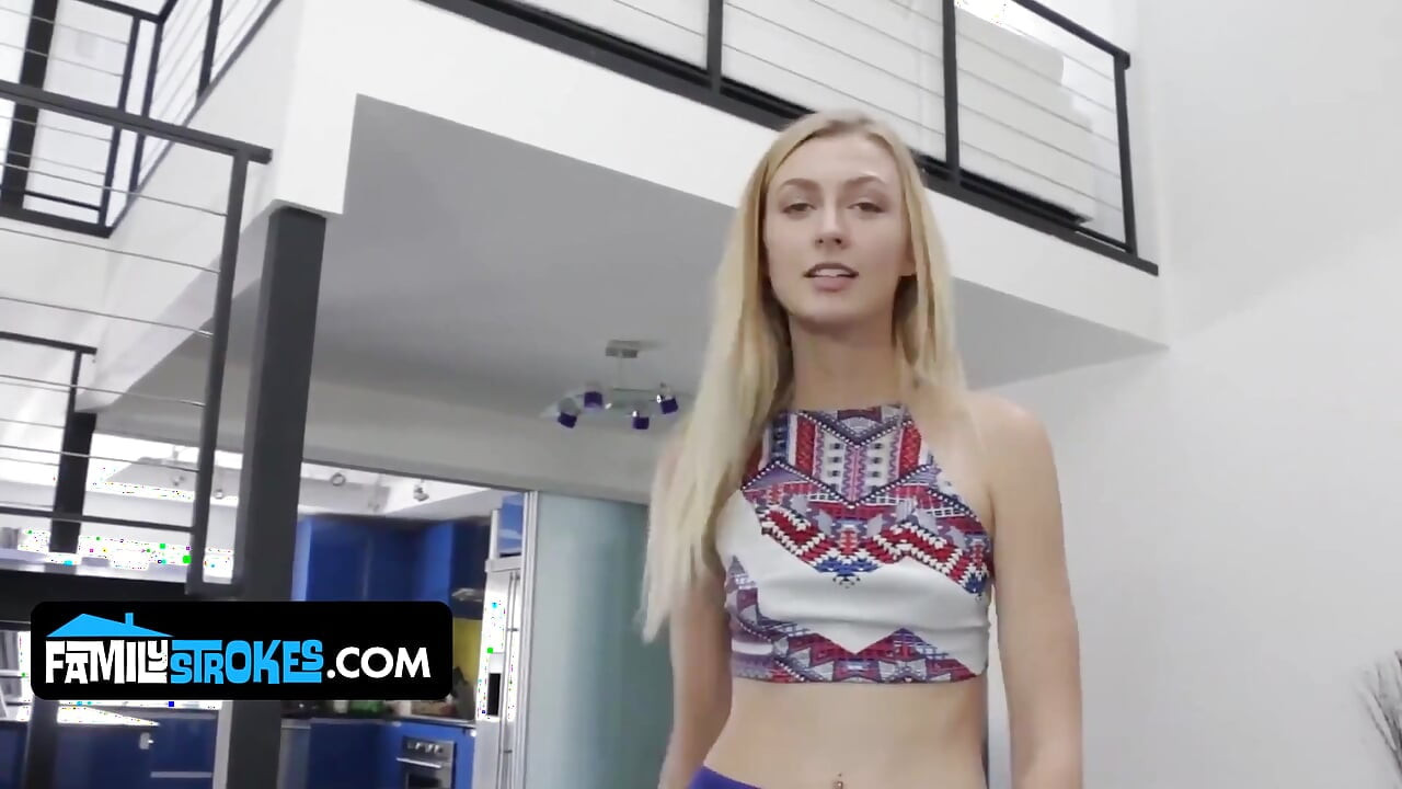 Busty Naiomi Mae Facial Full Movie