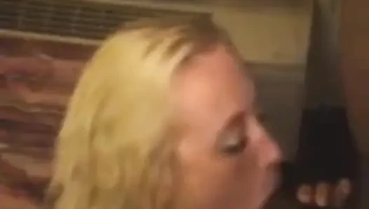 BBC Addiction - 100% Amateur und selbstgedrehte porno-videos. MILFs süchtig nach BBC und interracial knallen.